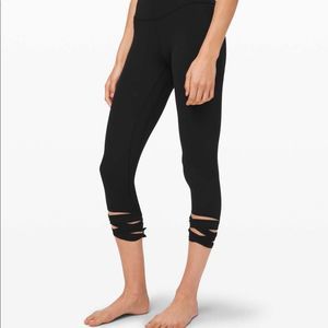 lululemon Align Crop 21” Love Knot Online Only Black Size 2